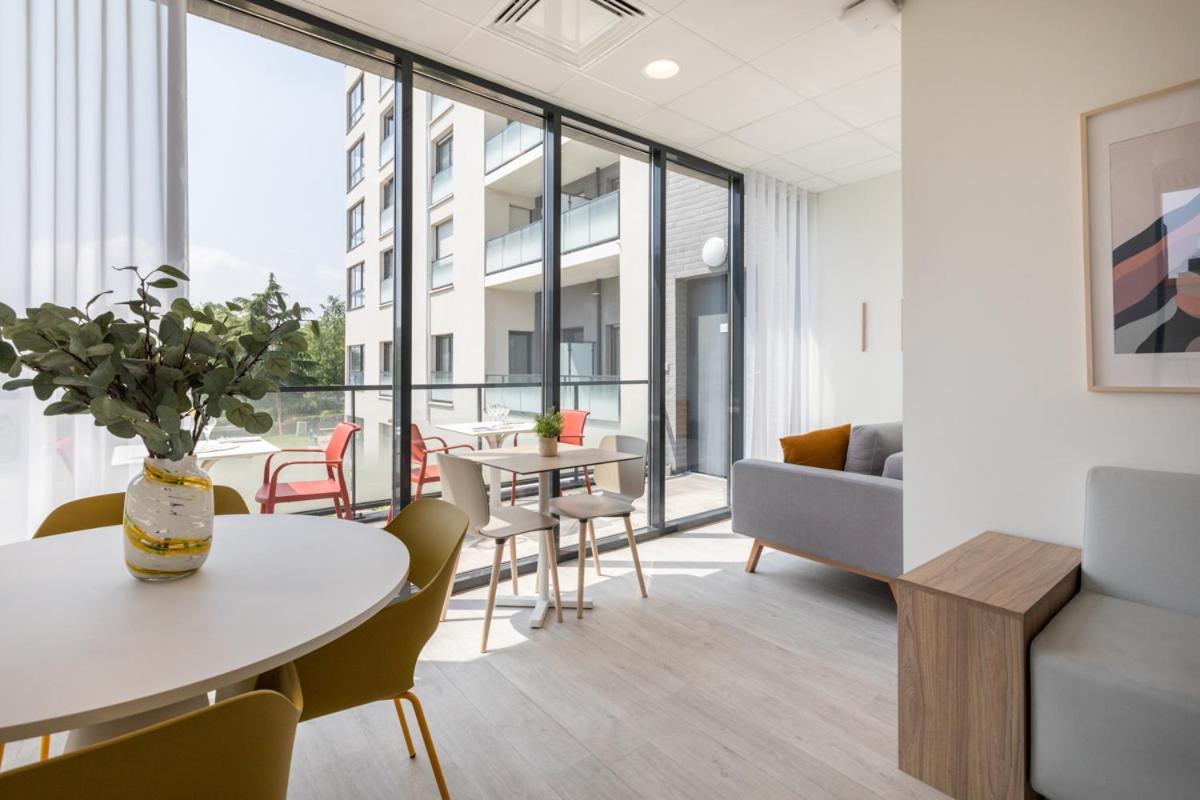 Aparthotel Oh Activ Cergy Exterior foto